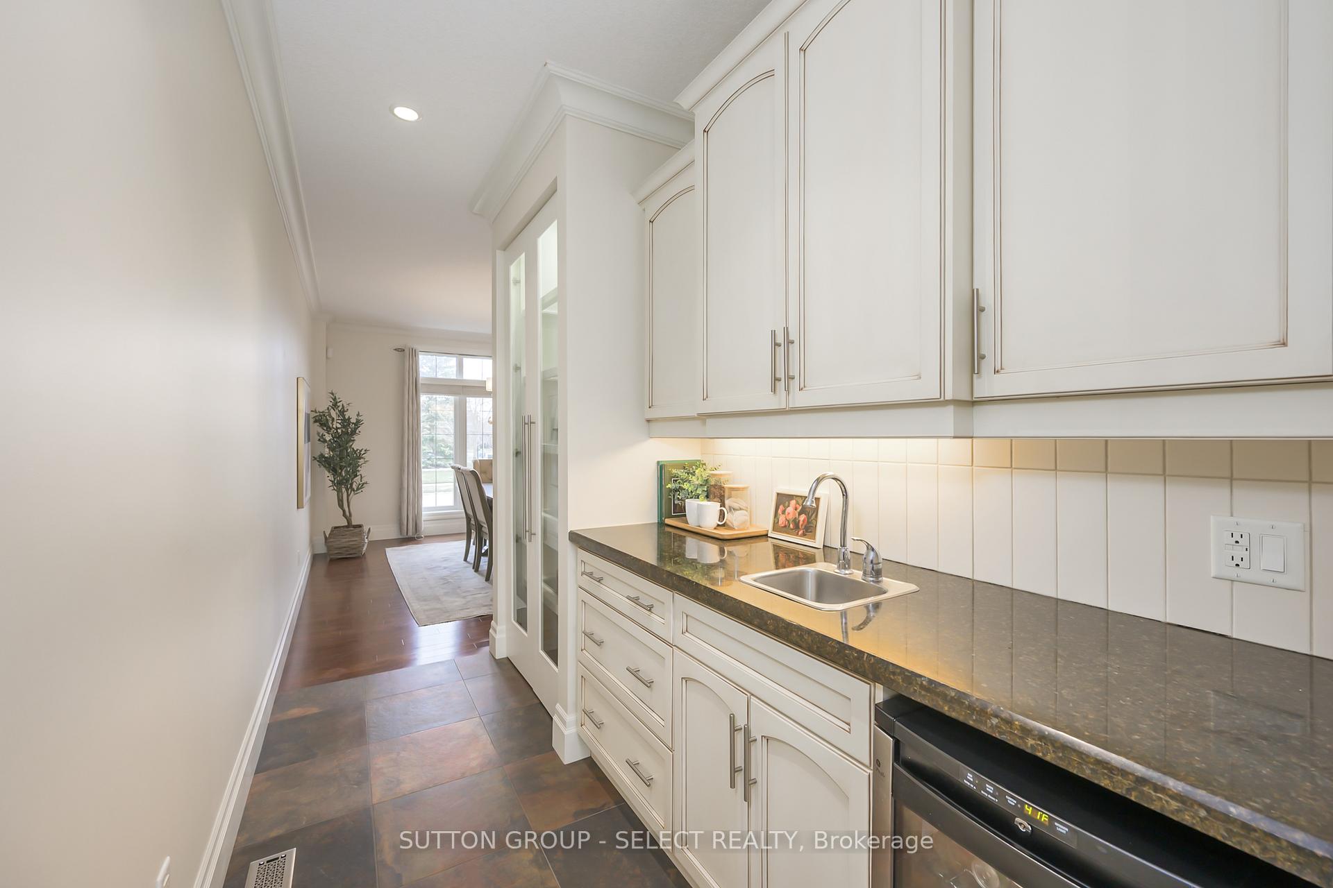 Photo 10 of 1615 Wickerson Gate, London, South K — HOMEH
