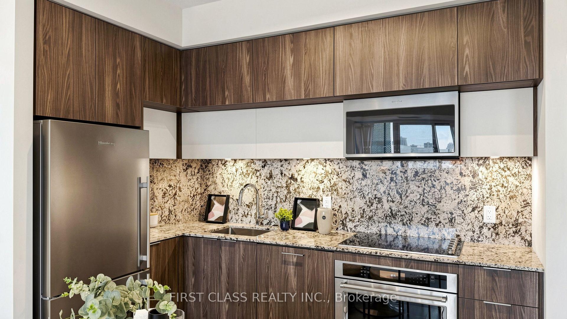 Photo 14 of Unit 710, 25 Adra Grdo Way, North York, Bayview Village — HOMEH