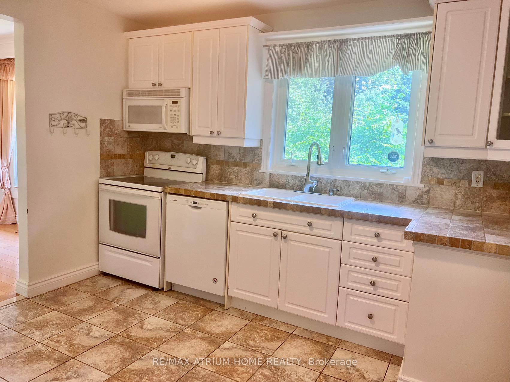 Photo 7 of 23 River Bend Road, Markham, Village Green-South Unionville — HOMEH