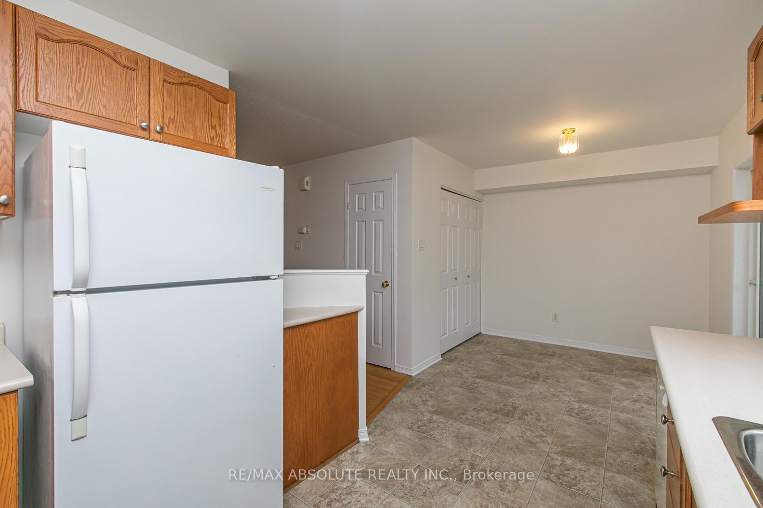 Photo 11 of Unit 38, 246 Gershwin Private, Ottawa, Westcliffe Estates — HOMEH