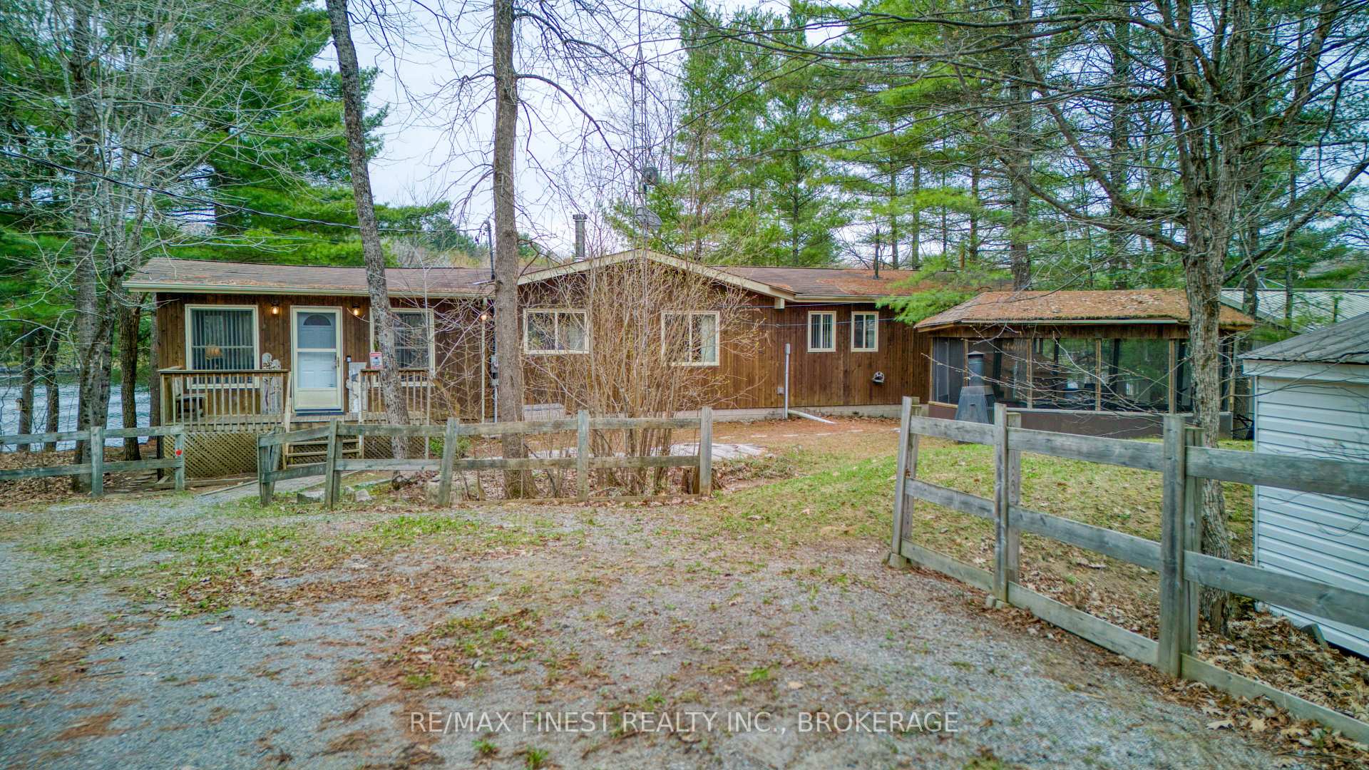 Photo 2 of 1046 Turner Way, Frontenac, Frontenac Centre — HOMEH