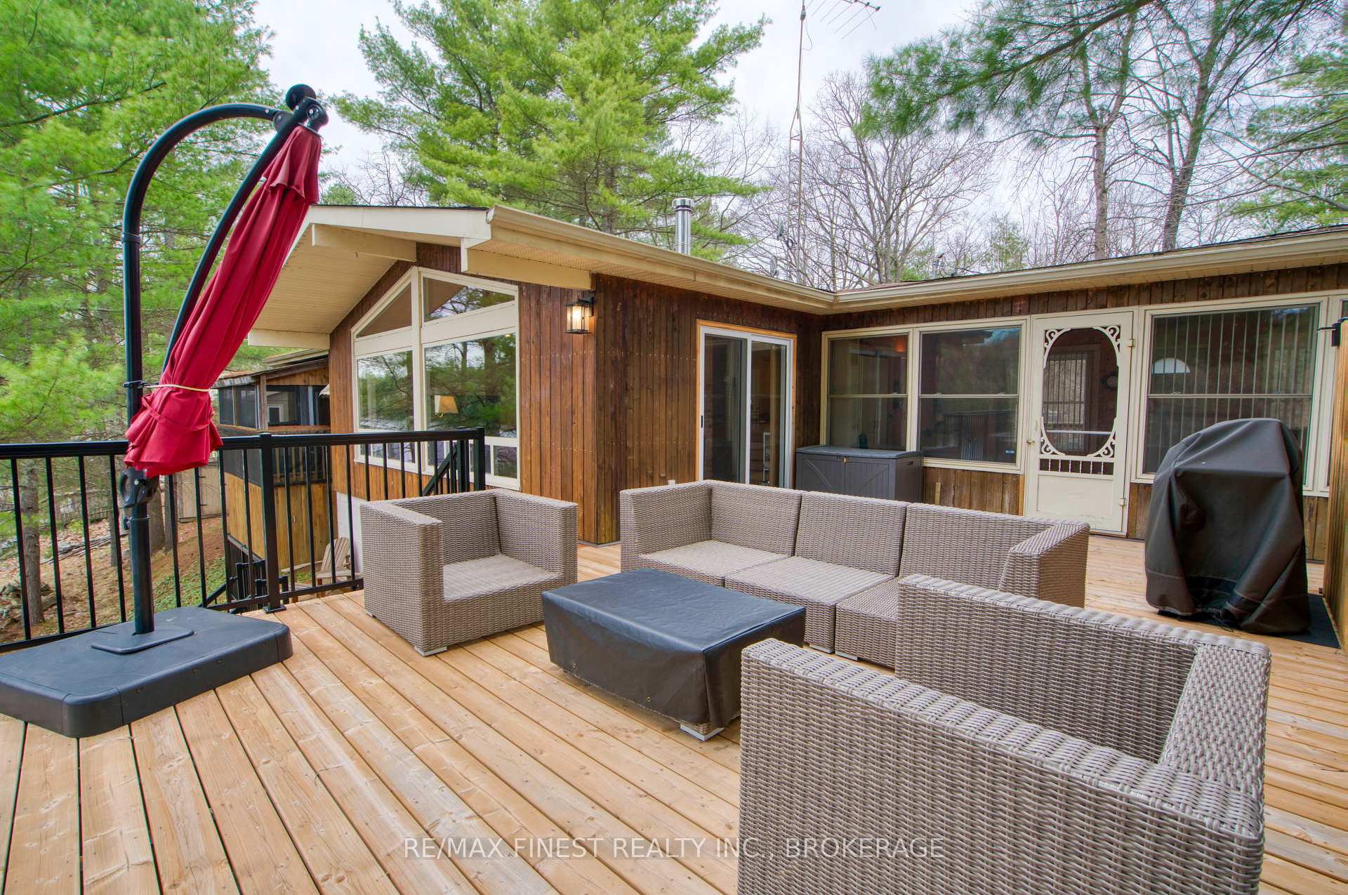 Photo 3 of 1046 Turner Way, Frontenac, Frontenac Centre — HOMEH