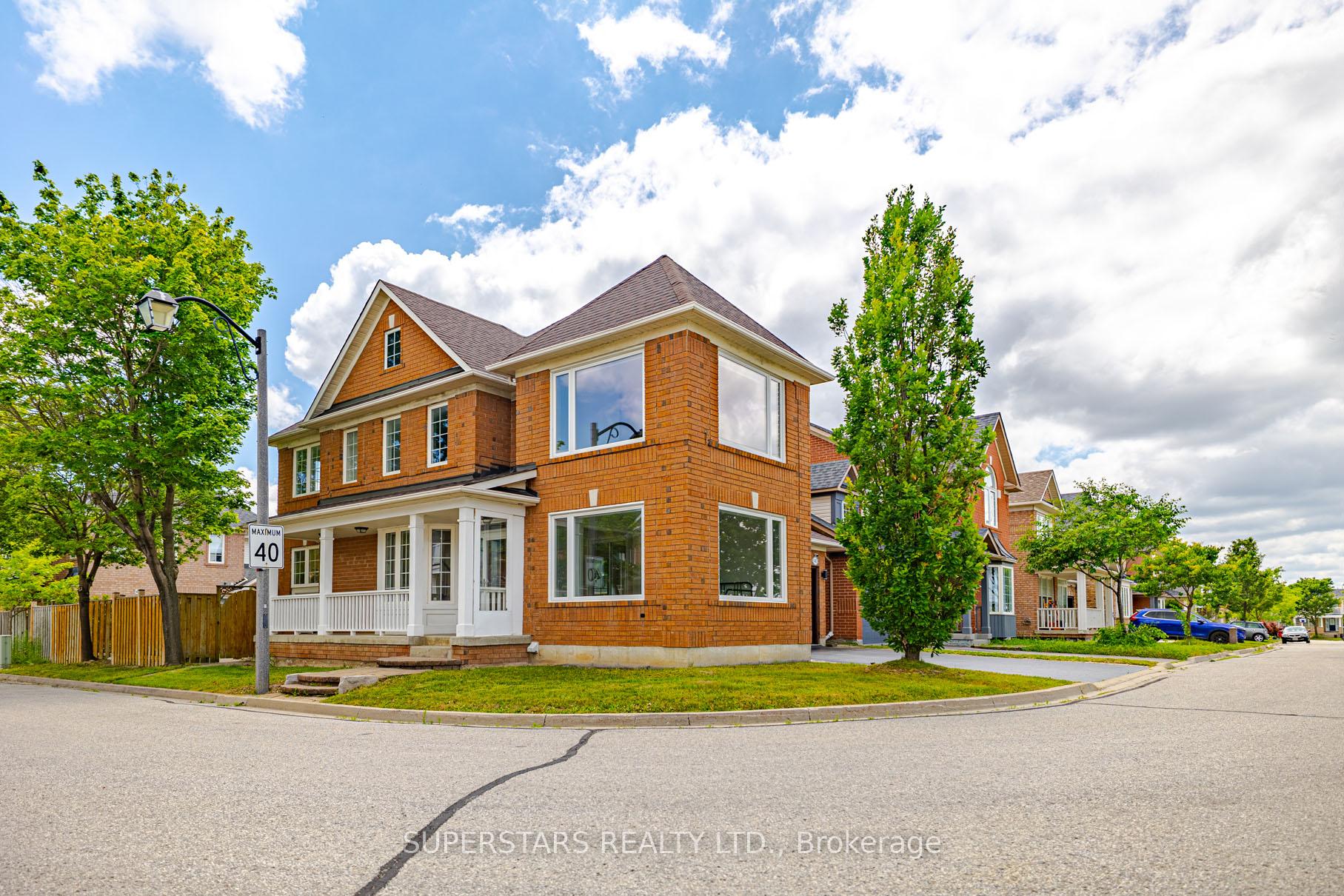 Photo 3 of 45 Tower Bridge Crescent, Markham, Berczy — HOMEH