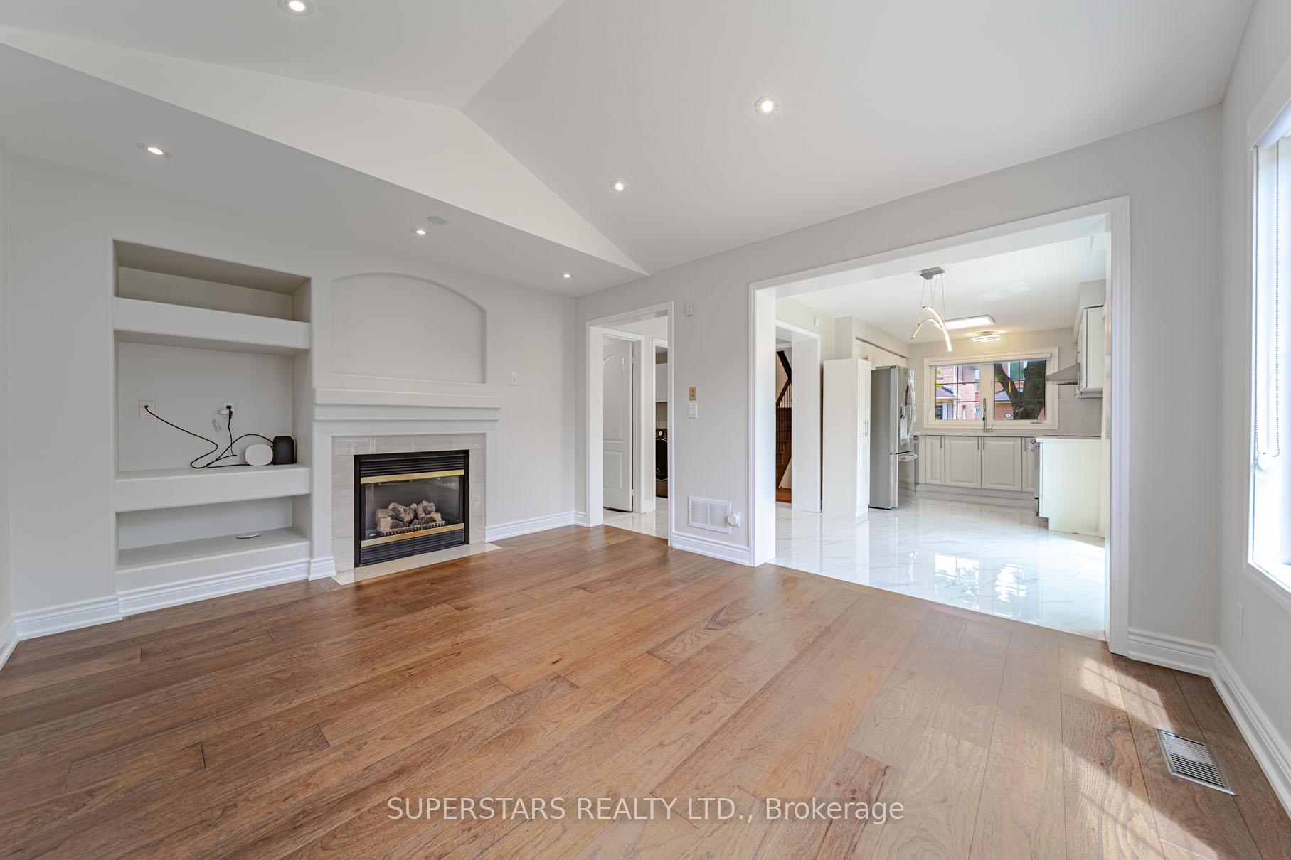 Photo 8 of 45 Tower Bridge Crescent, Markham, Berczy — HOMEH