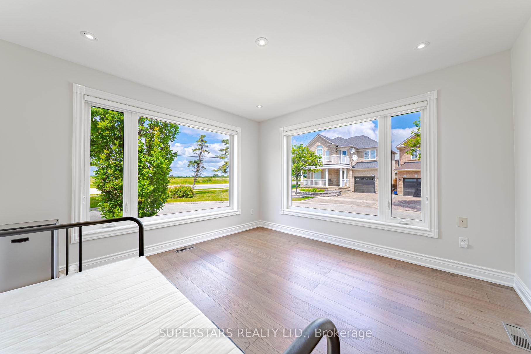 Photo 9 of 45 Tower Bridge Crescent, Markham, Berczy — HOMEH