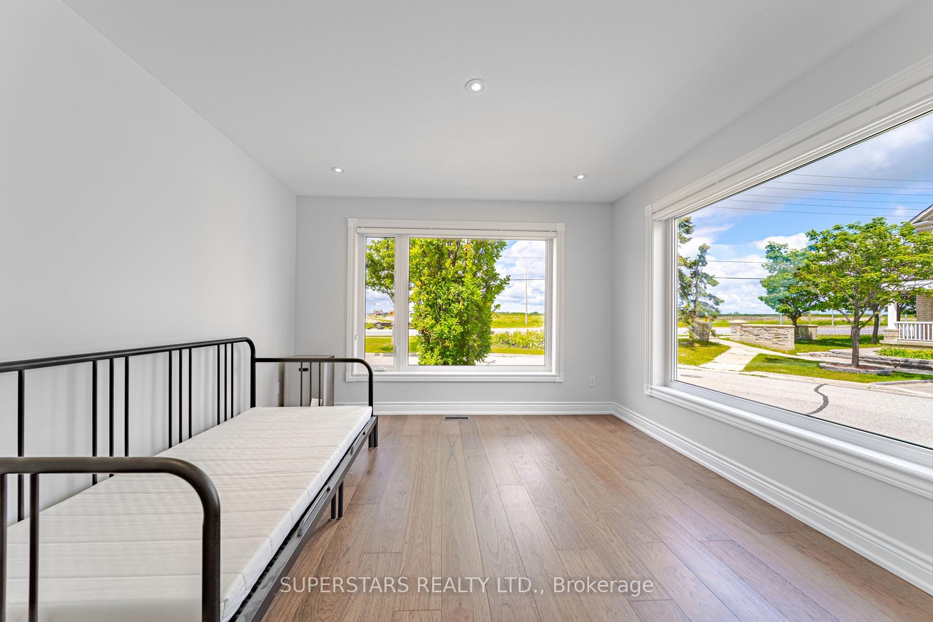 Photo 10 of 45 Tower Bridge Crescent, Markham, Berczy — HOMEH