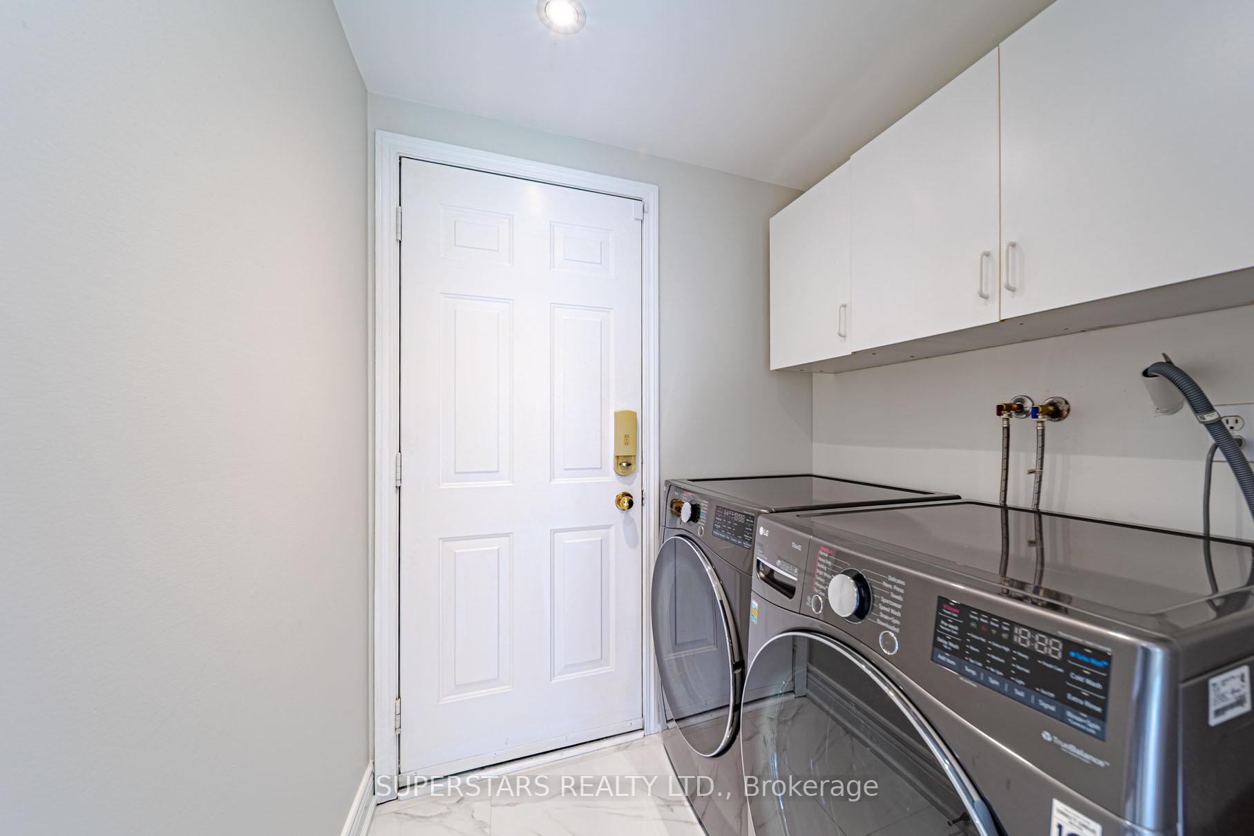 Photo 18 of 45 Tower Bridge Crescent, Markham, Berczy — HOMEH