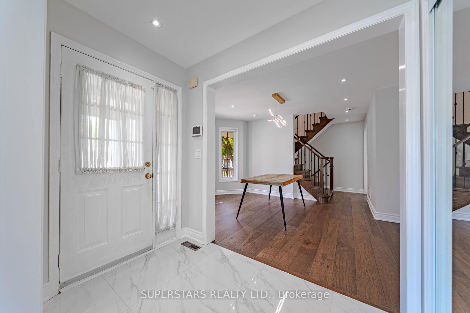 Photo 20 of 45 Tower Bridge Crescent, Markham, Berczy — HOMEH