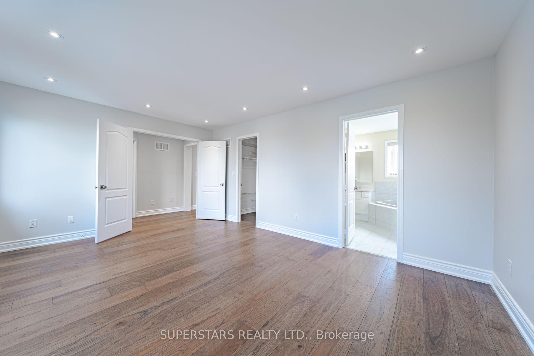 Photo 24 of 45 Tower Bridge Crescent, Markham, Berczy — HOMEH