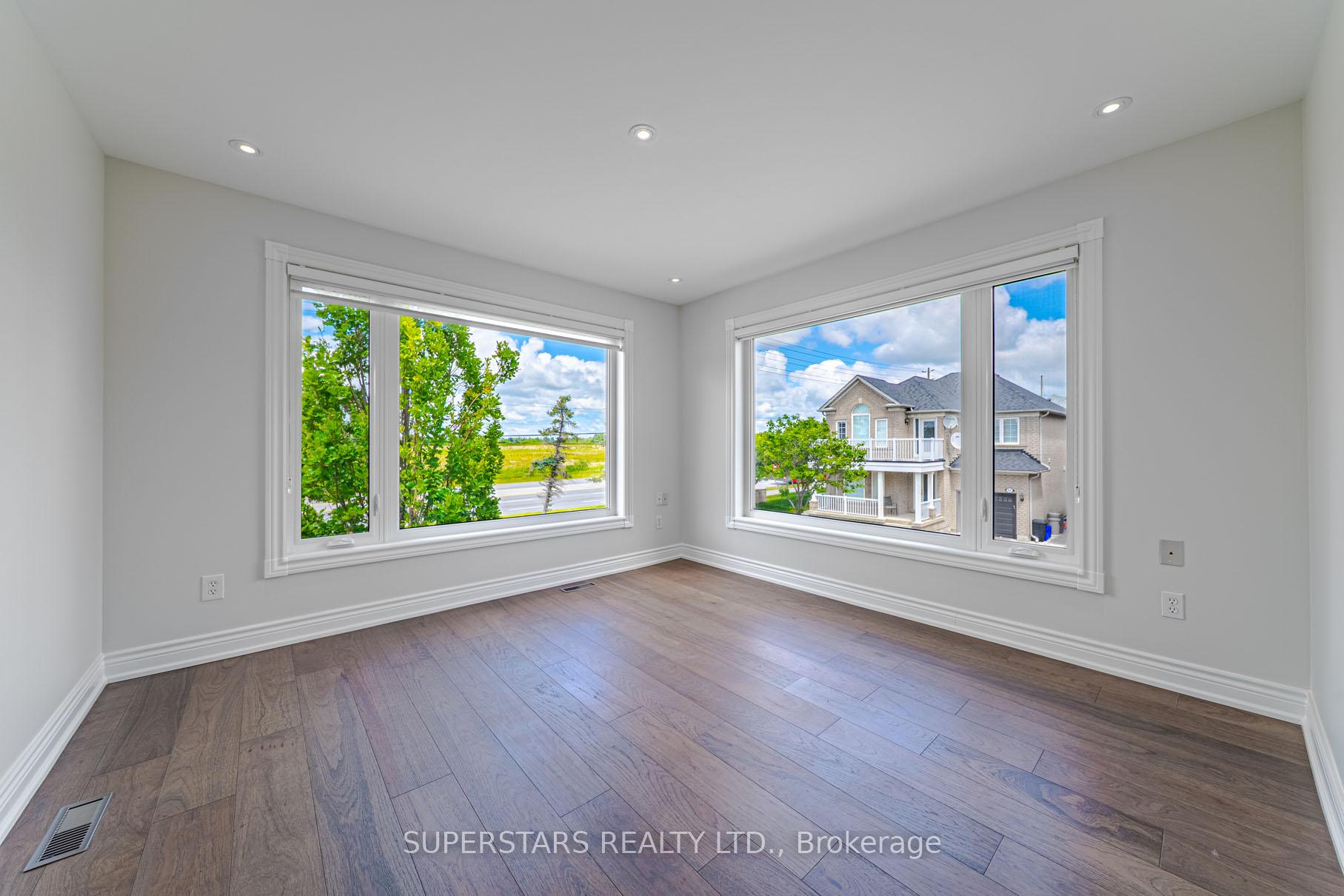 Photo 29 of 45 Tower Bridge Crescent, Markham, Berczy — HOMEH