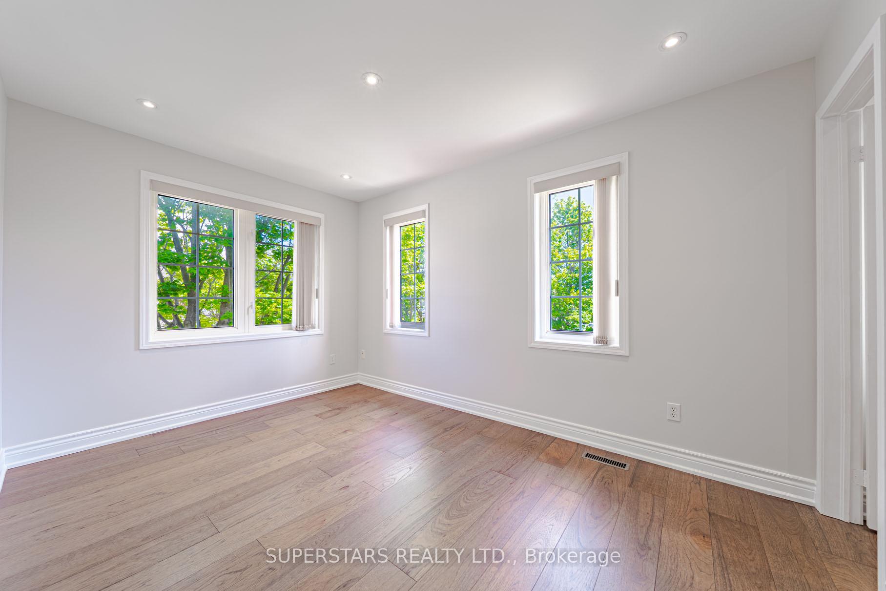 Photo 31 of 45 Tower Bridge Crescent, Markham, Berczy — HOMEH