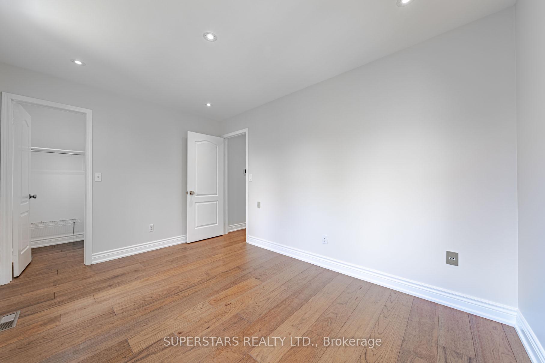Photo 32 of 45 Tower Bridge Crescent, Markham, Berczy — HOMEH