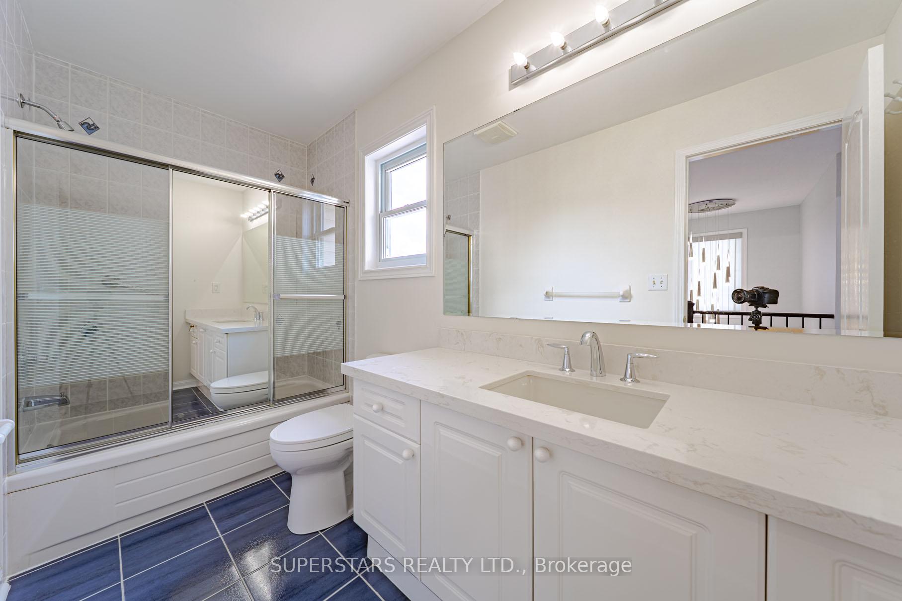 Photo 35 of 45 Tower Bridge Crescent, Markham, Berczy — HOMEH