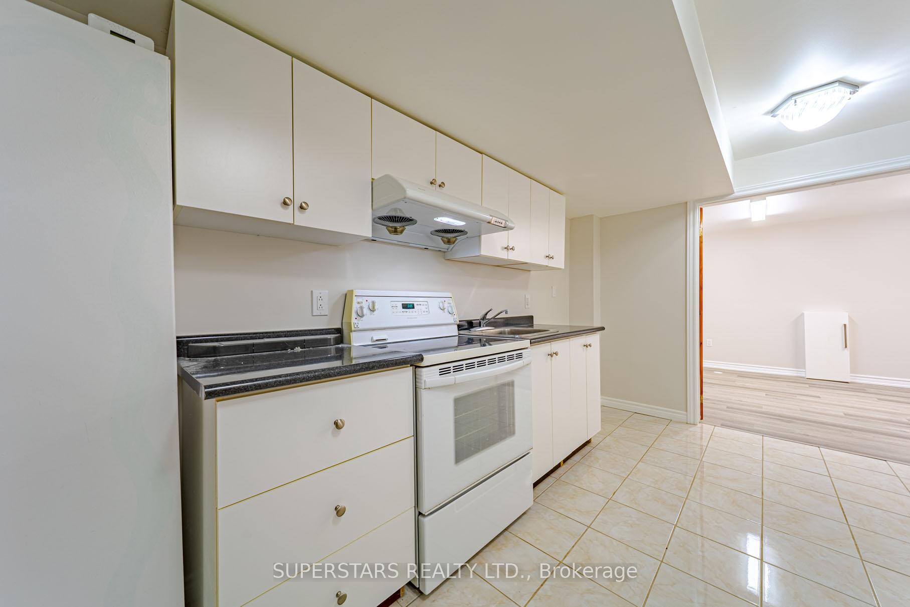 Photo 39 of 45 Tower Bridge Crescent, Markham, Berczy — HOMEH
