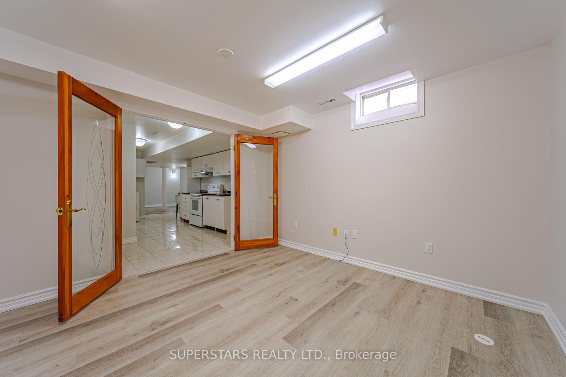 Photo 41 of 45 Tower Bridge Crescent, Markham, Berczy — HOMEH