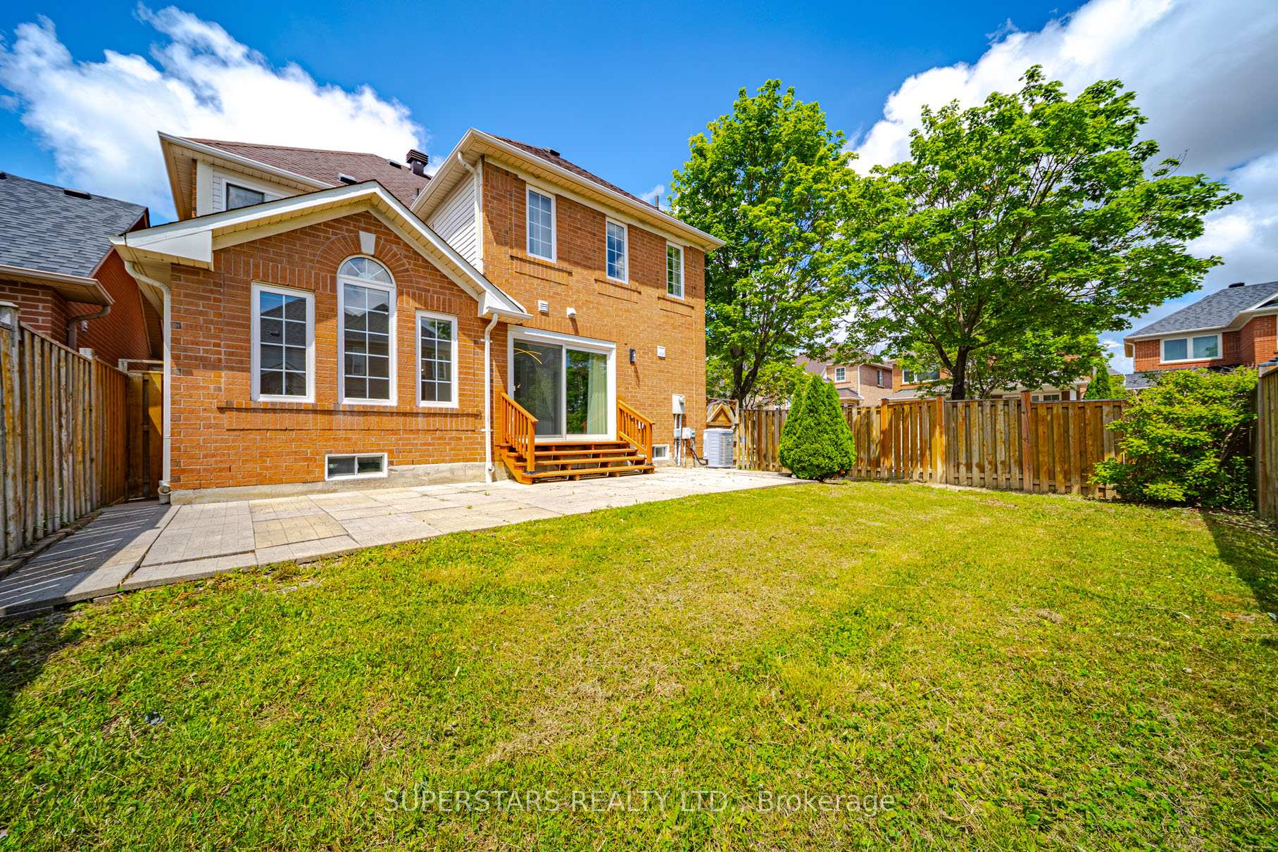 Photo 44 of 45 Tower Bridge Crescent, Markham, Berczy — HOMEH