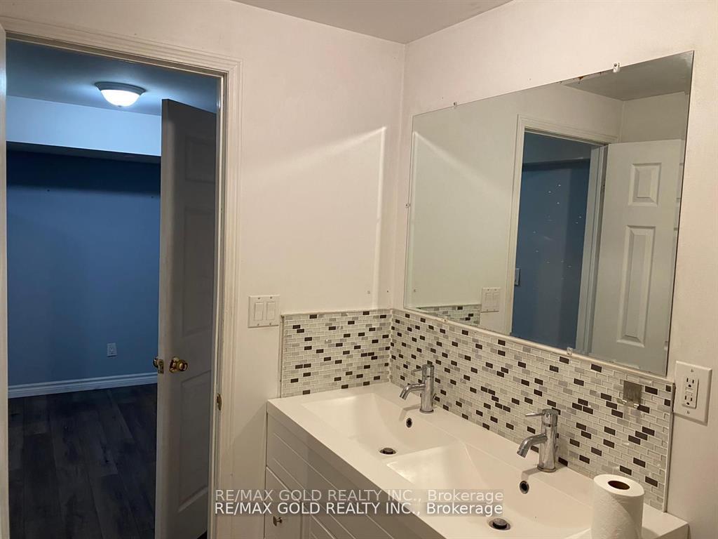 Photo 8 of Unit Bsmt, 27 Middlecote Drive, Ajax, Central — HOMEH