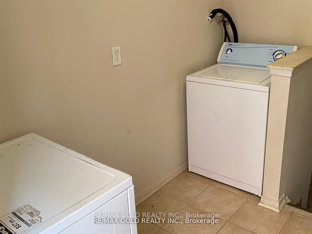 Photo 10 of Unit Bsmt, 27 Middlecote Drive, Ajax, Central — HOMEH
