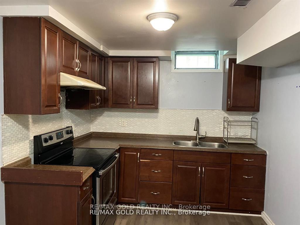 Photo 12 of Unit Bsmt, 27 Middlecote Drive, Ajax, Central — HOMEH