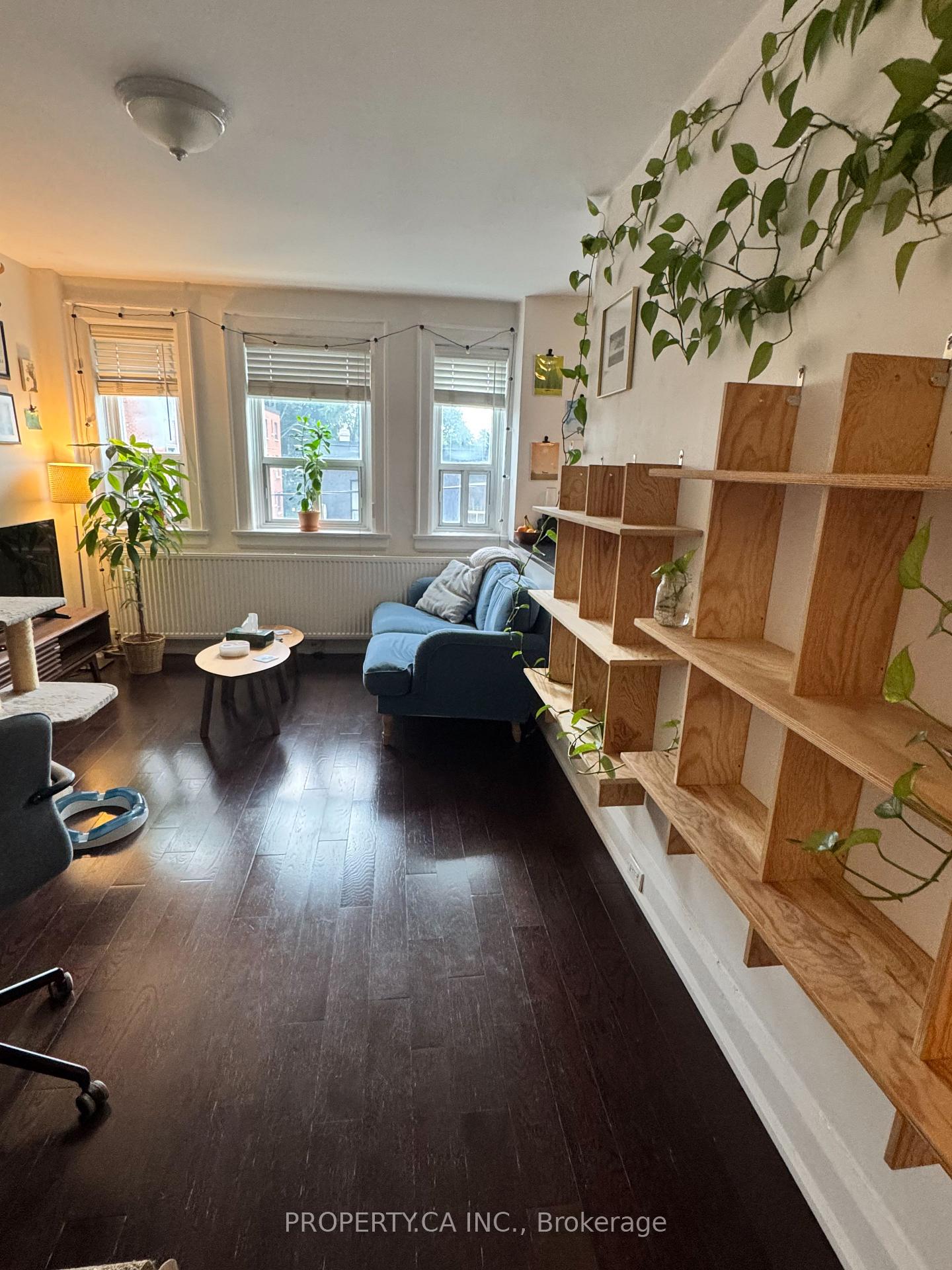 Photo 3 of Unit 18, 849 Broadview Avenue E, Toronto, Danforth — HOMEH