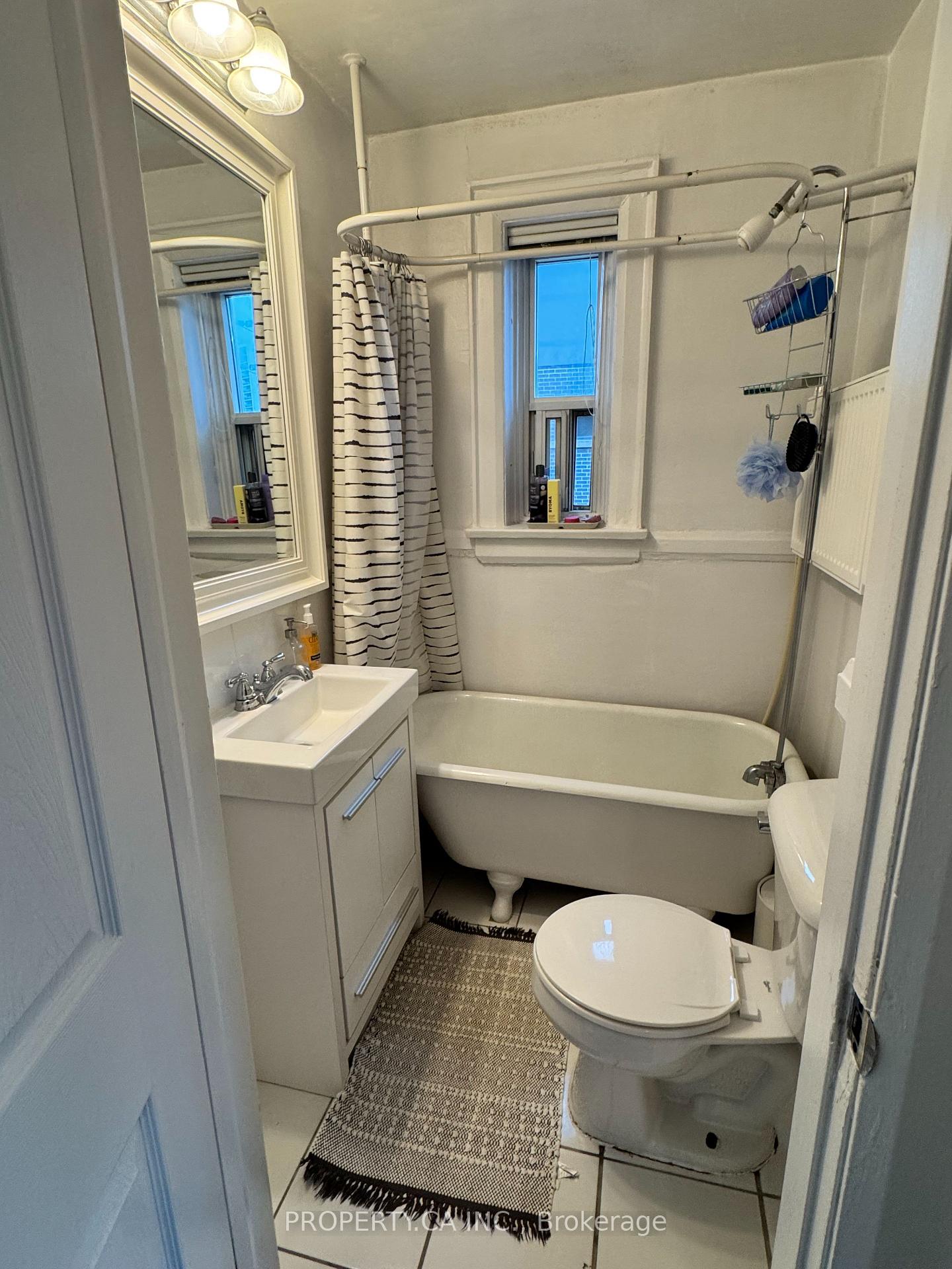 Photo 6 of Unit 18, 849 Broadview Avenue E, Toronto, Danforth — HOMEH