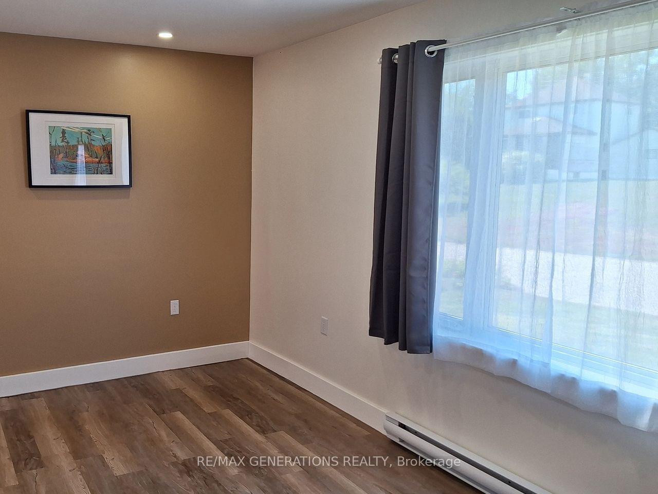 Photo 7 of 15 Ross Avenue, Marathon, TB-74 — HOMEH