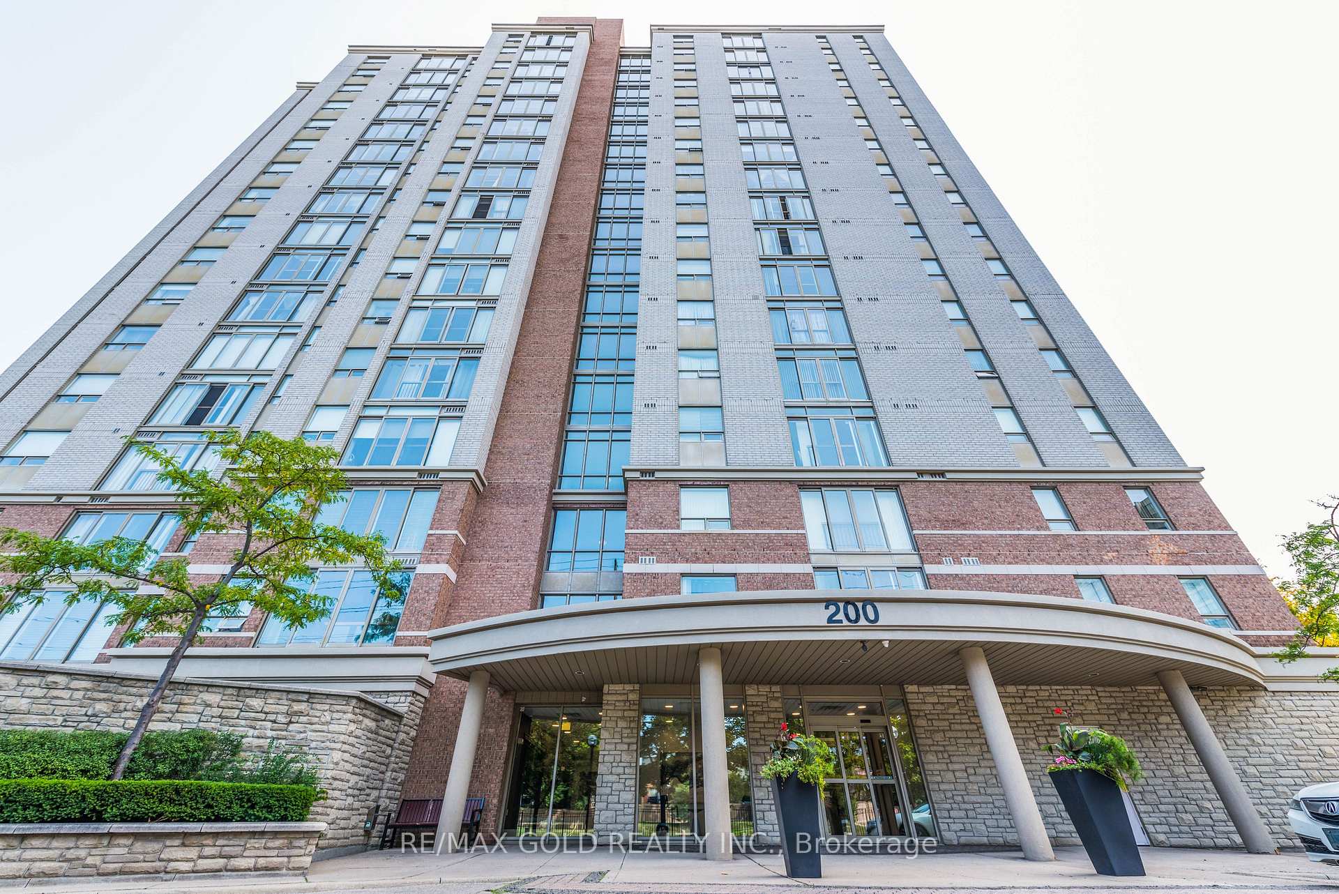 Photo 2 of Unit 1003, 200 Burnhamthorpe Road, Mississauga, City Centre — HOMEH