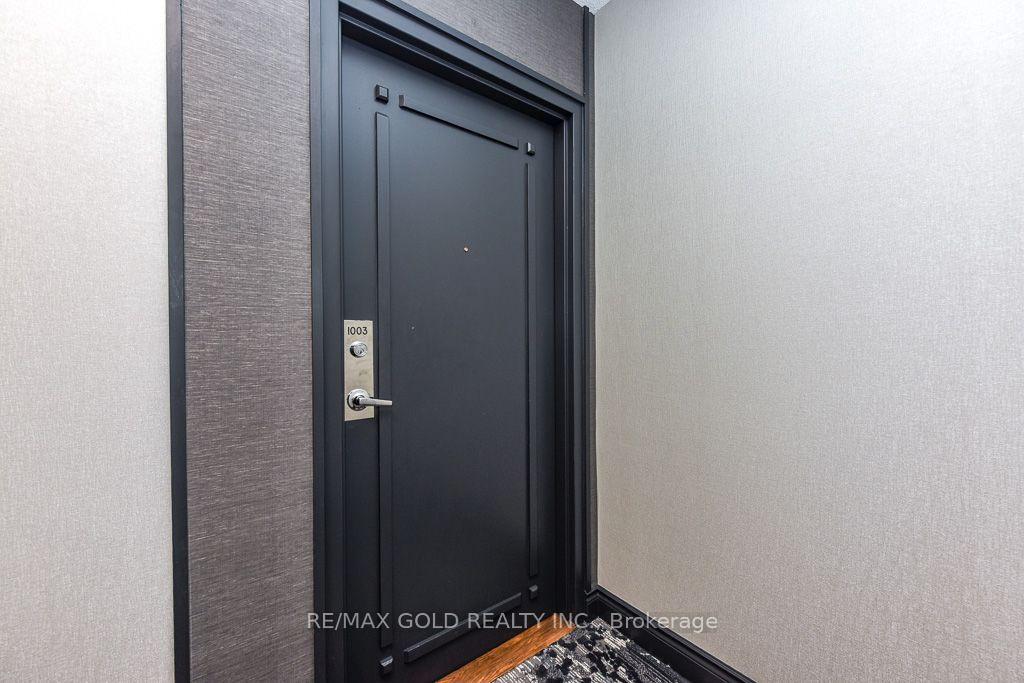 Photo 5 of Unit 1003, 200 Burnhamthorpe Road, Mississauga, City Centre — HOMEH