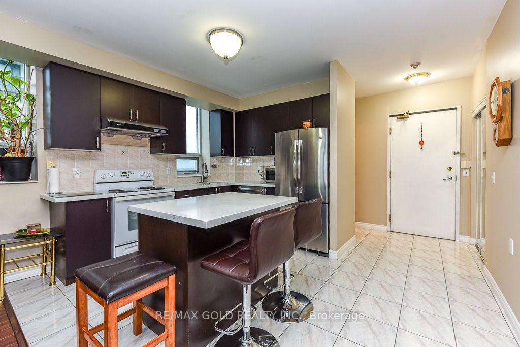 Photo 6 of Unit 1003, 200 Burnhamthorpe Road, Mississauga, City Centre — HOMEH