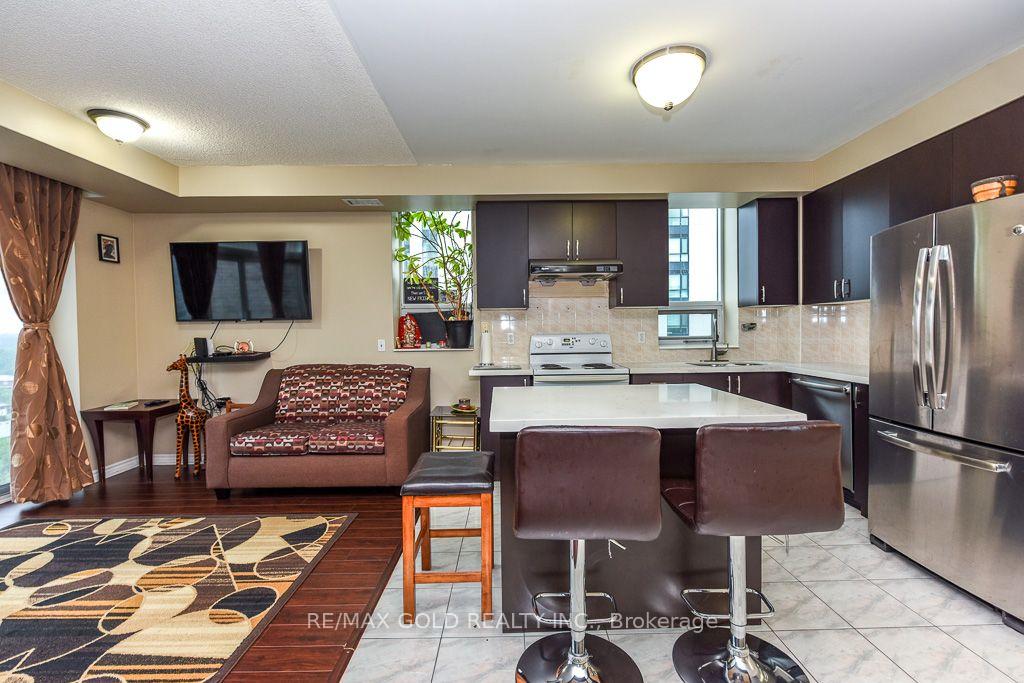 Photo 10 of Unit 1003, 200 Burnhamthorpe Road, Mississauga, City Centre — HOMEH