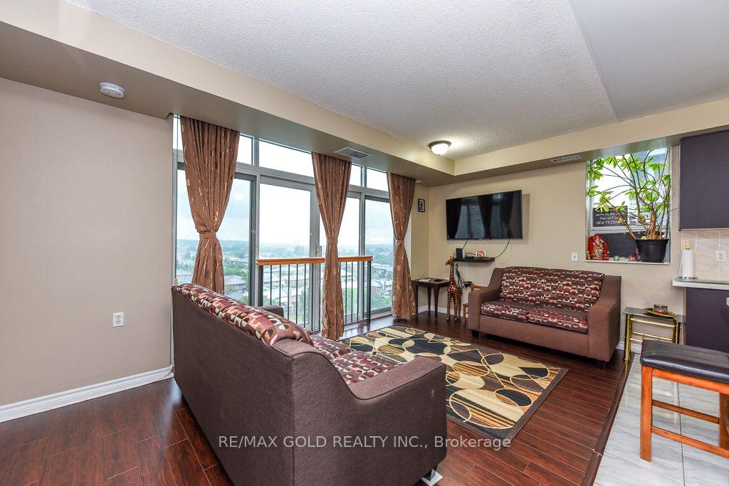 Photo 11 of Unit 1003, 200 Burnhamthorpe Road, Mississauga, City Centre — HOMEH