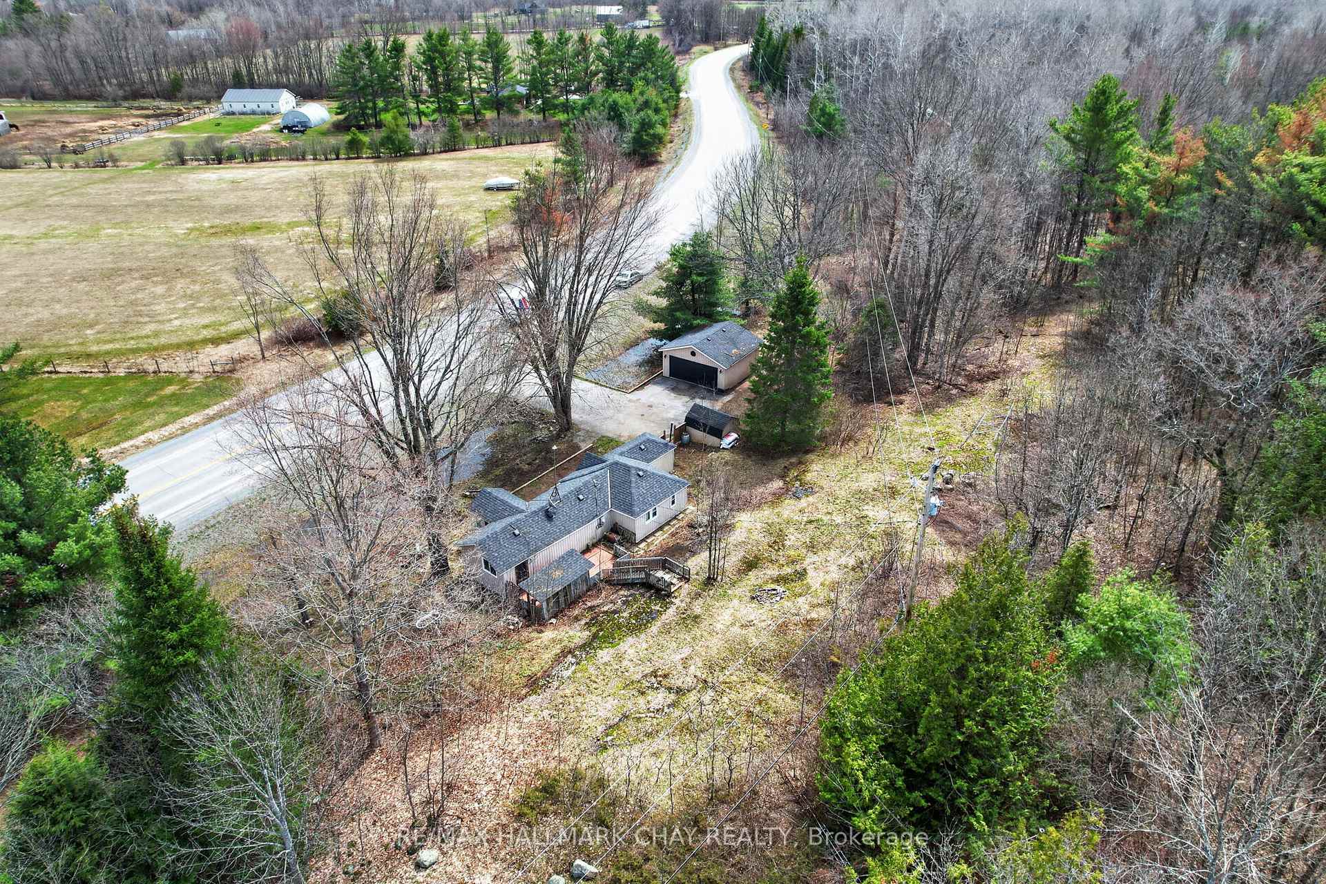 Photo 5 of 127 Monck Road, Kawartha Lakes, Dalton — HOMEH