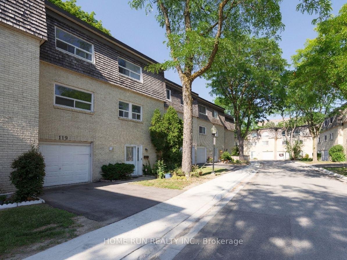 Front of Unit 55, 119 Courville Coachway Way