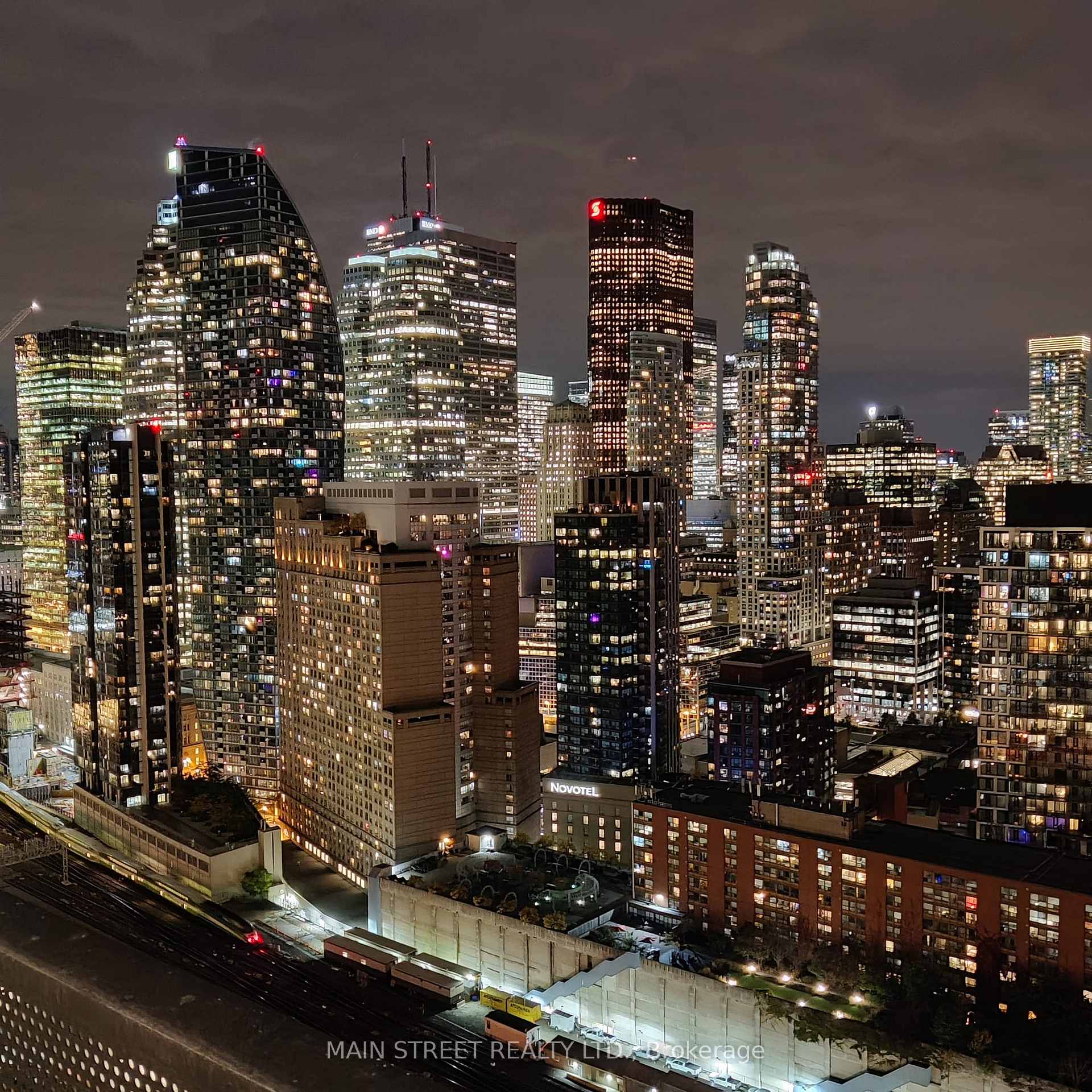 Photo 3 of Unit 3701, 55 Cooper Street, Toronto, Waterfront Communities — HOMEH
