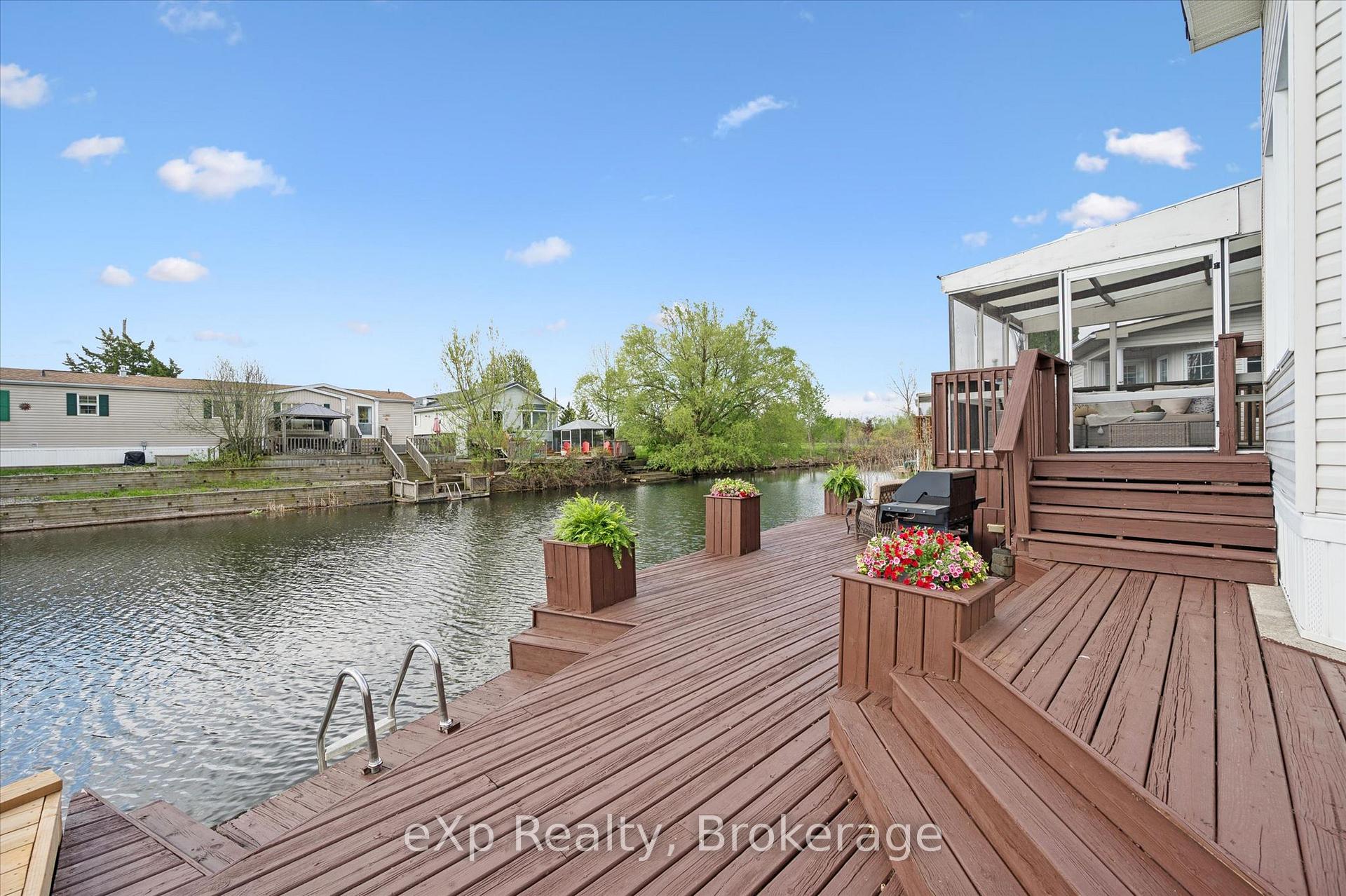 Photo 34 of 18 Jasper Heights Private, Puslinch, Rural Puslinch East — HOMEH