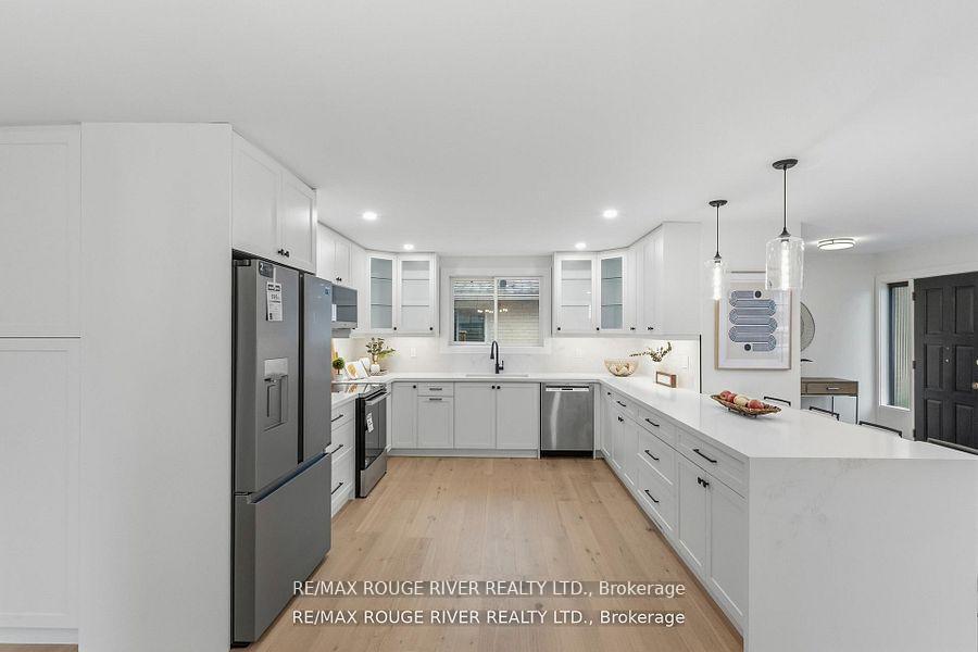 Photo 8 of 27 Archer Drive, Ajax, South East — HOMEH