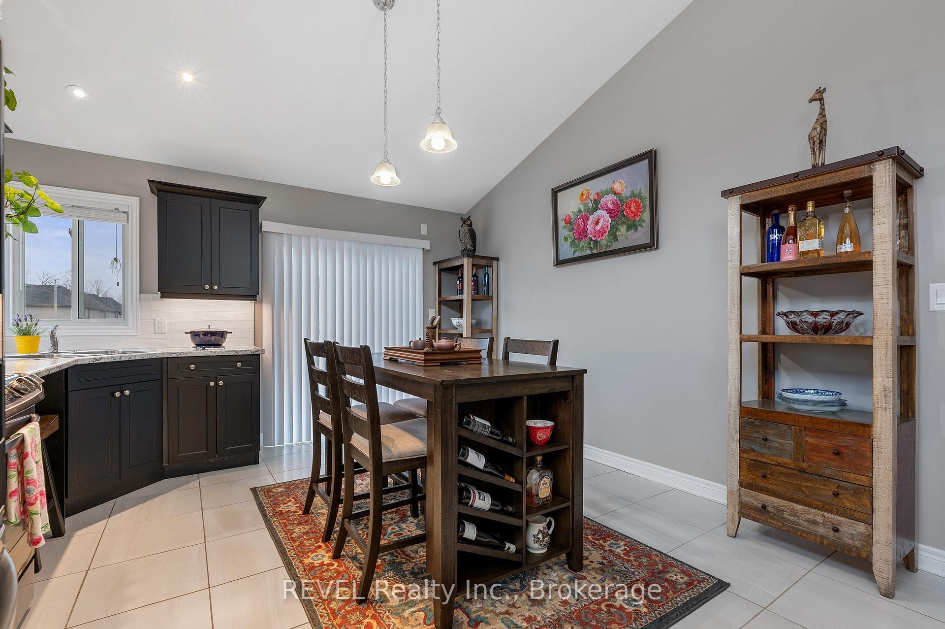Photo 6 of 7833 Oldfield Road, Niagara Falls, Oldfield — HOMEH