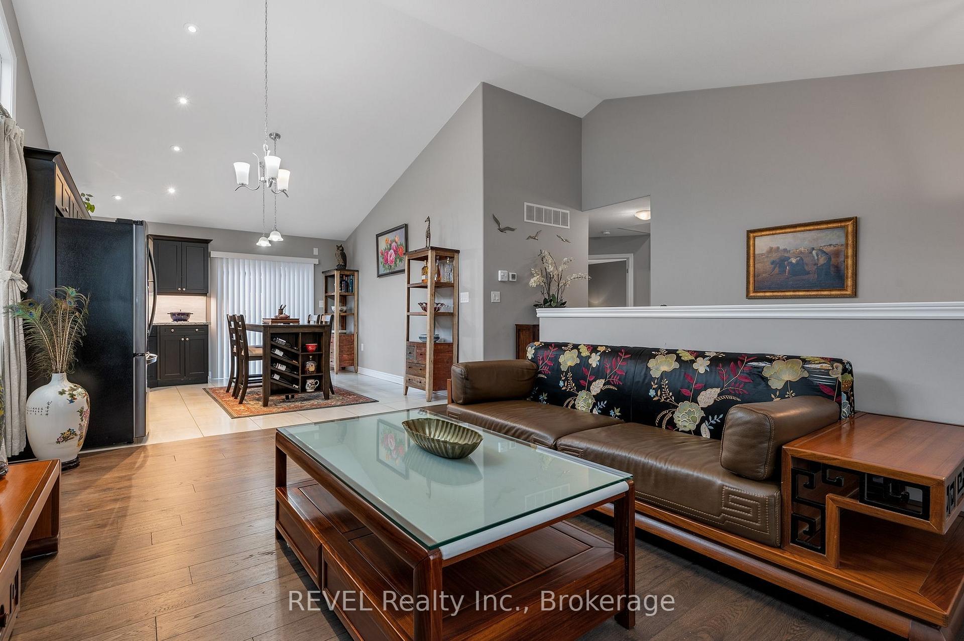 Photo 7 of 7833 Oldfield Road, Niagara Falls, Oldfield — HOMEH