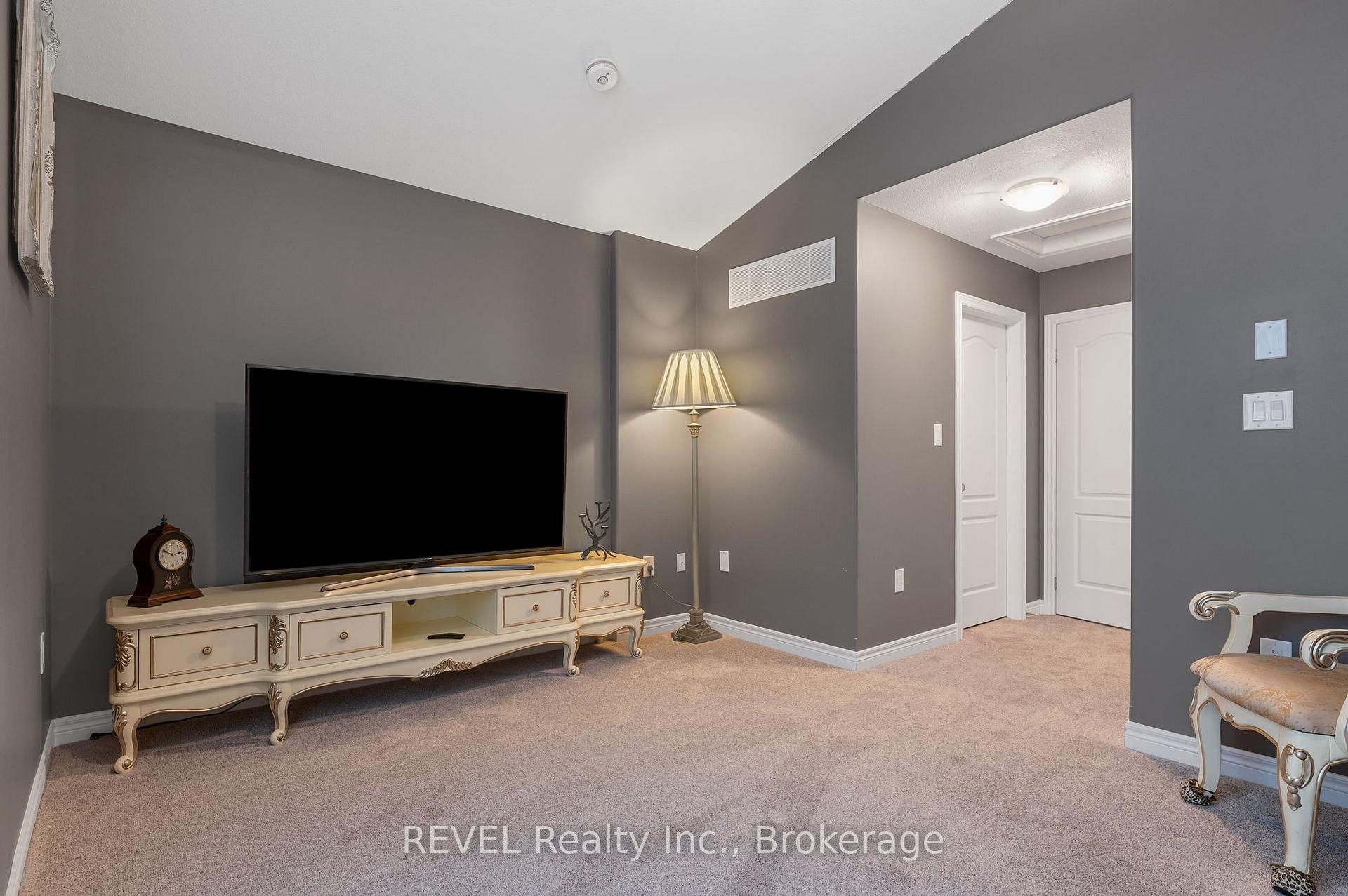 Photo 12 of 7833 Oldfield Road, Niagara Falls, Oldfield — HOMEH