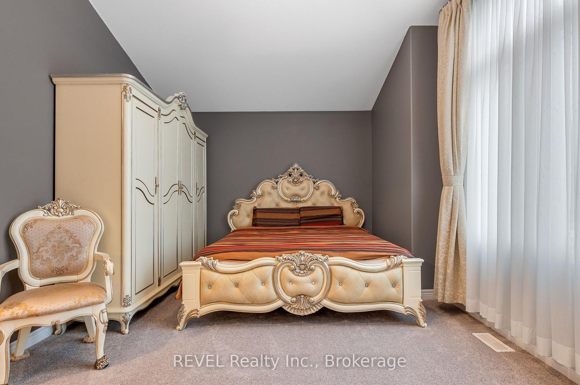 Photo 18 of 7833 Oldfield Road, Niagara Falls, Oldfield — HOMEH