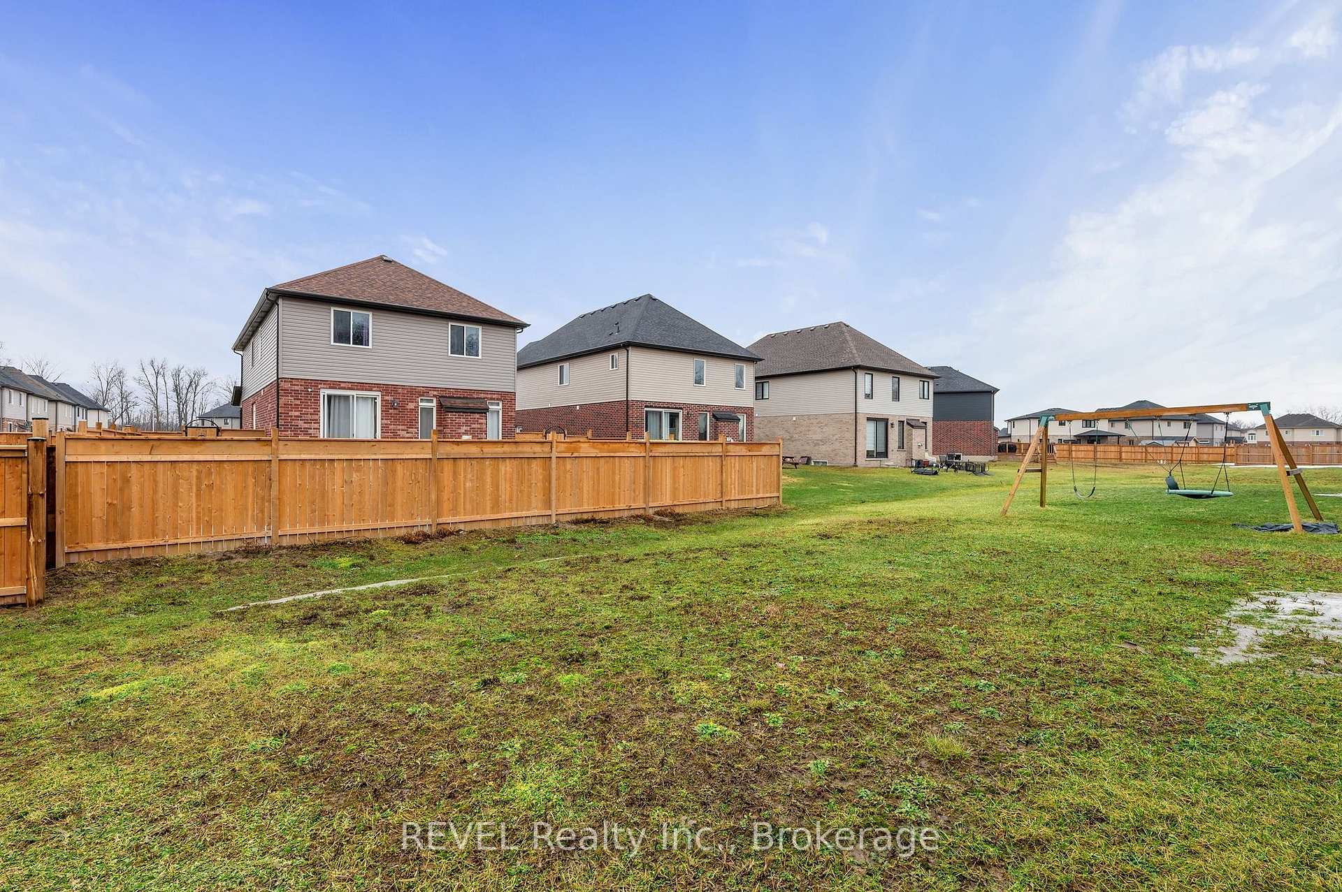 Photo 22 of 7833 Oldfield Road, Niagara Falls, Oldfield — HOMEH