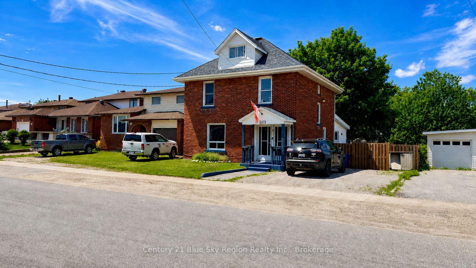 Photo of 647 Douglas Street