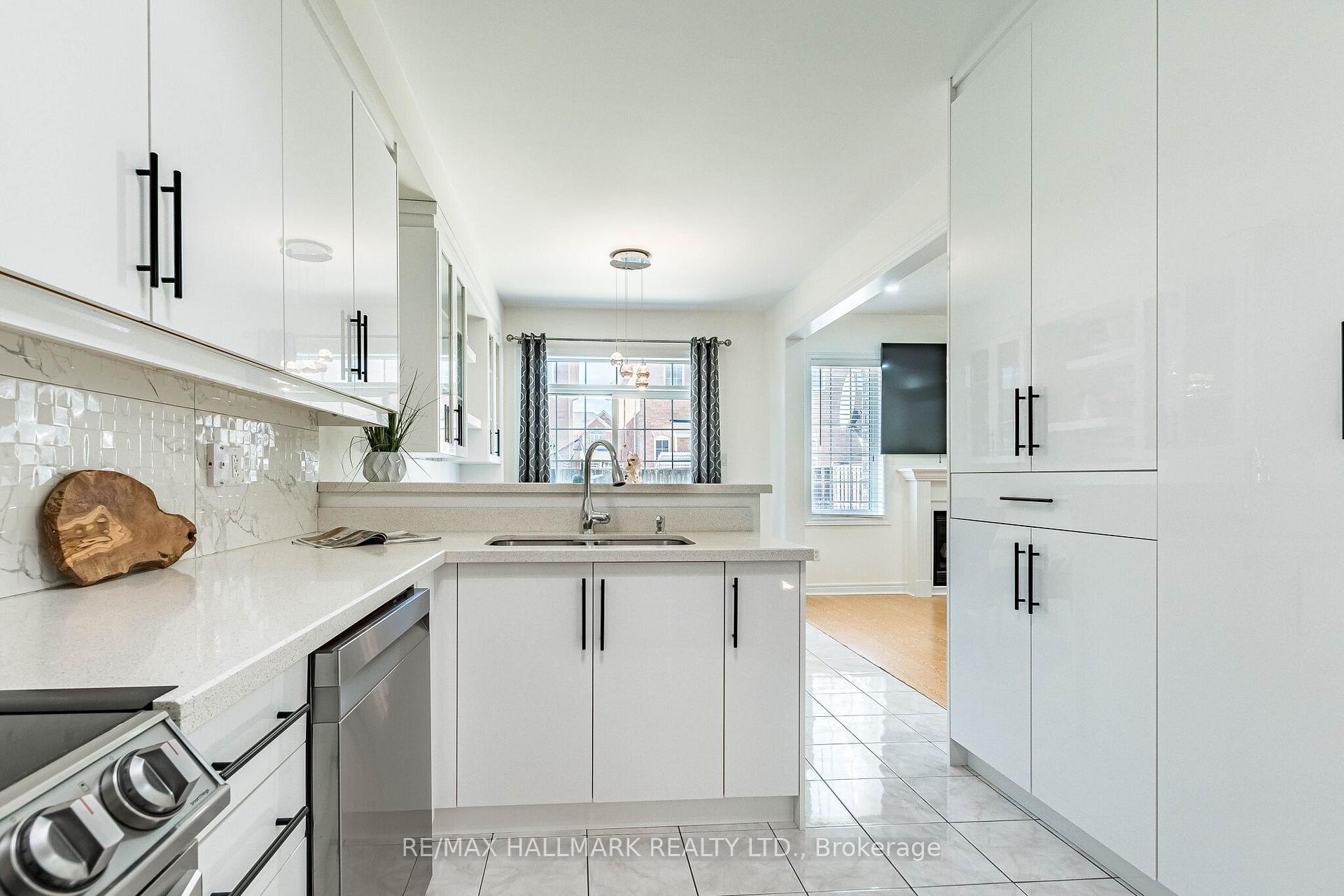 Photo 17 of 4 Callalily Road, Brampton, Northwest Sandalwood Parkway — HOMEH