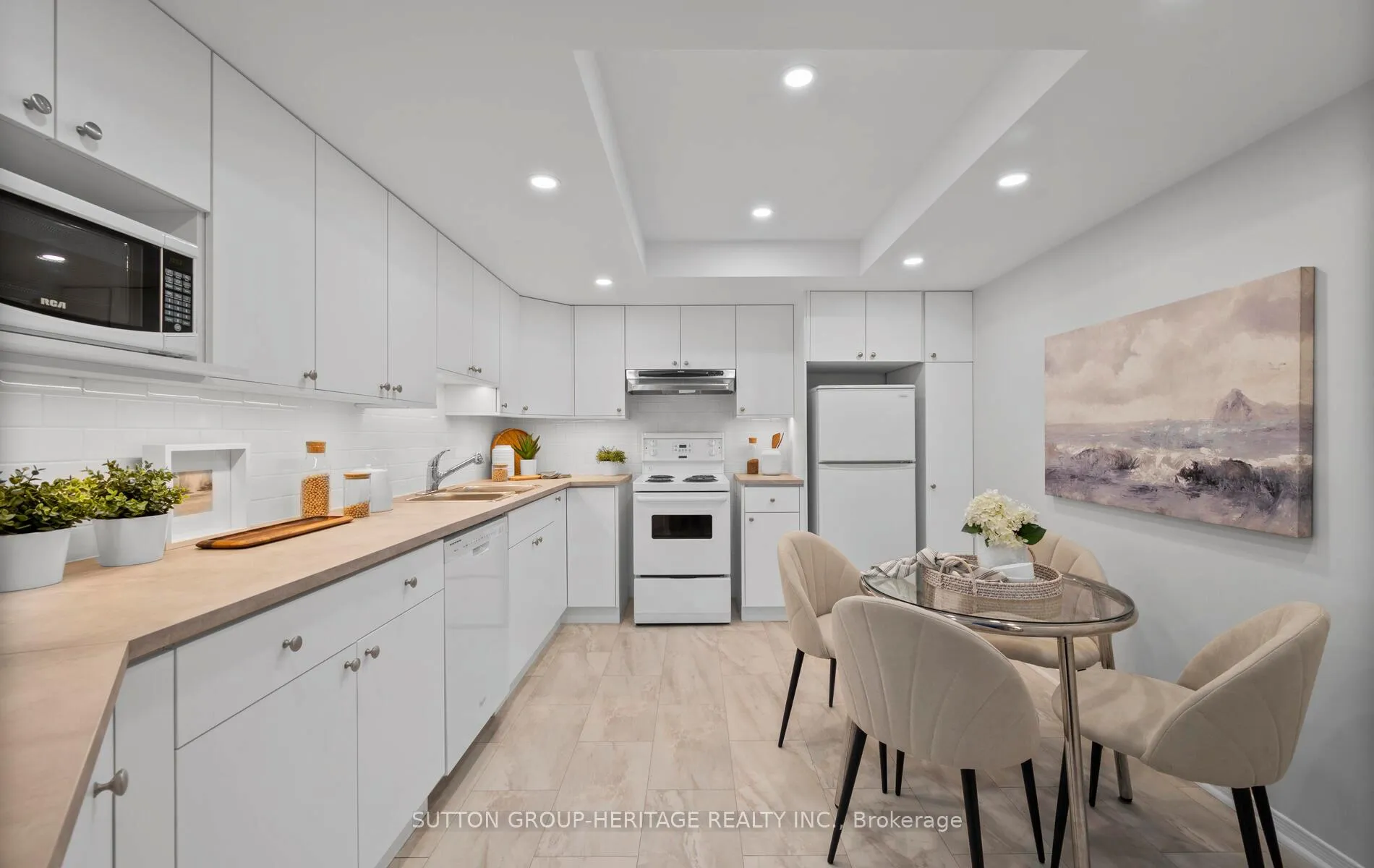 Photo 8 of Unit 405, 70 Cumberland Lane, Ajax, South West — HOMEH
