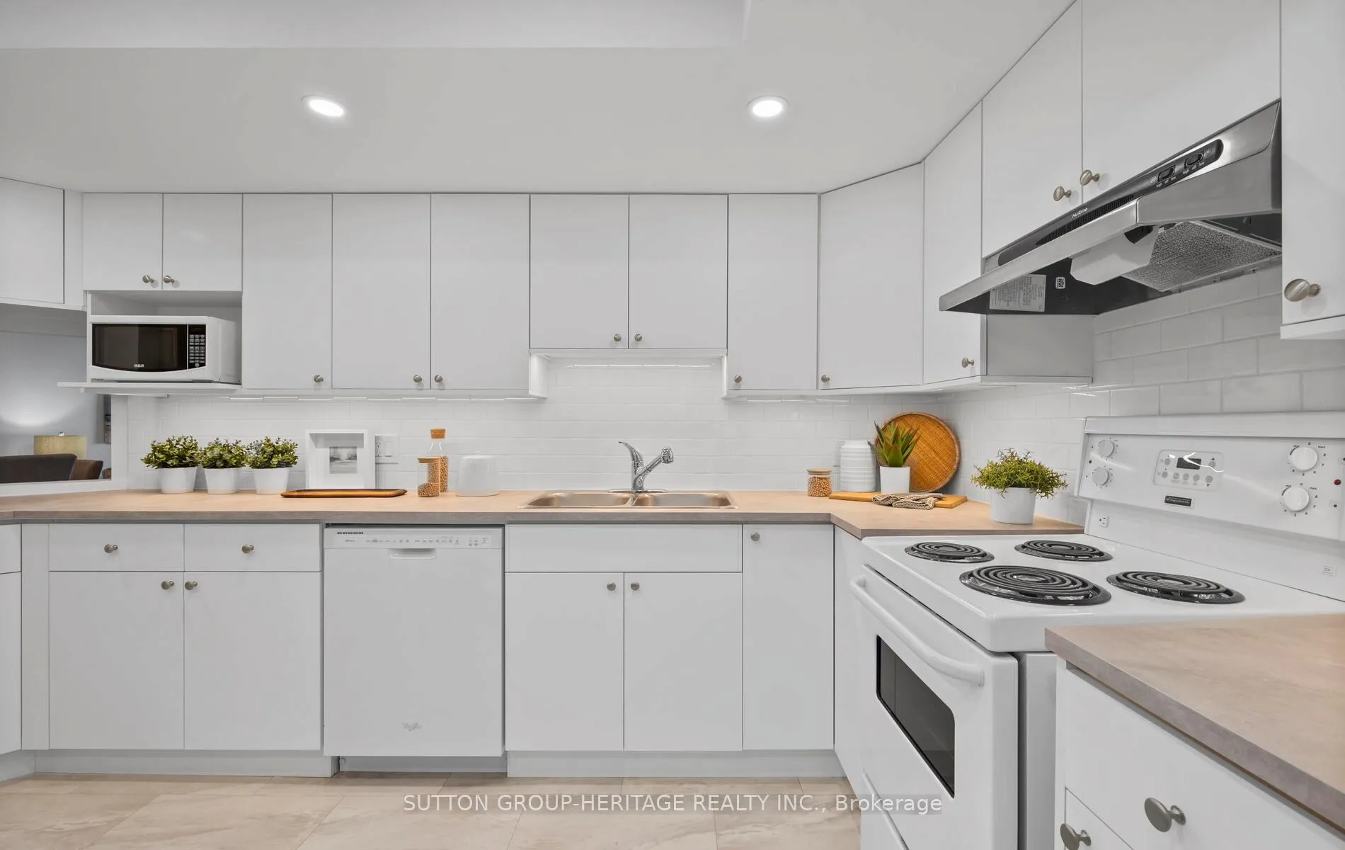 Photo 10 of Unit 405, 70 Cumberland Lane, Ajax, South West — HOMEH