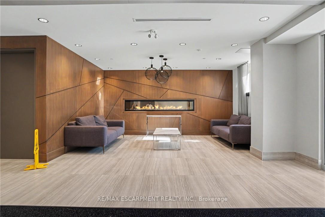 Photo 2 of Unit 414, 16 Markle Crescent, Hamilton, Ancaster — HOMEH