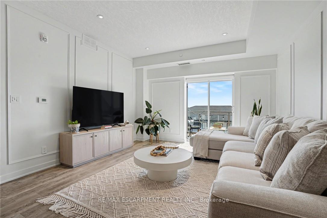 Photo 8 of Unit 414, 16 Markle Crescent, Hamilton, Ancaster — HOMEH
