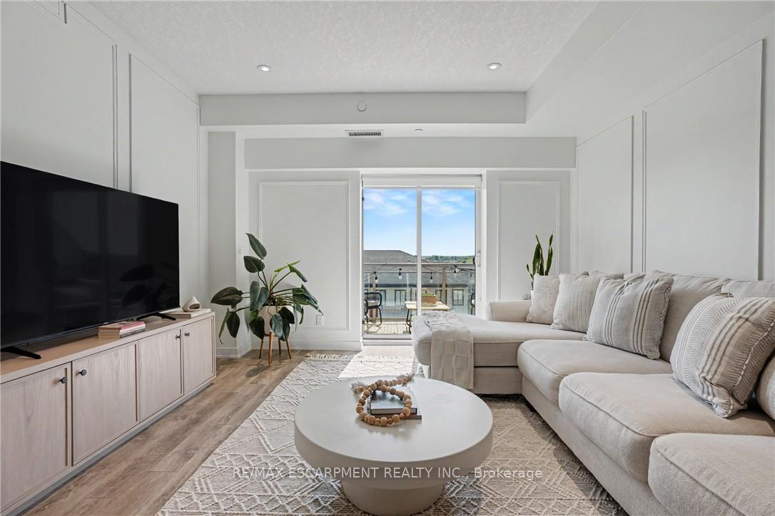 Photo 10 of Unit 414, 16 Markle Crescent, Hamilton, Ancaster — HOMEH