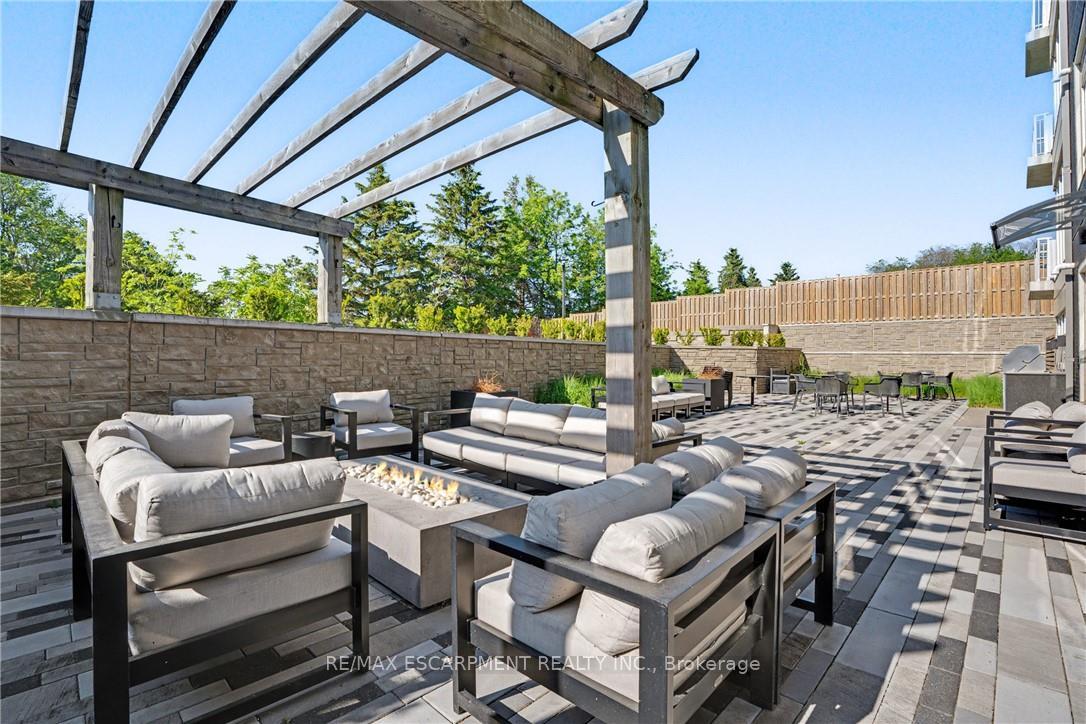 Photo 23 of Unit 414, 16 Markle Crescent, Hamilton, Ancaster — HOMEH