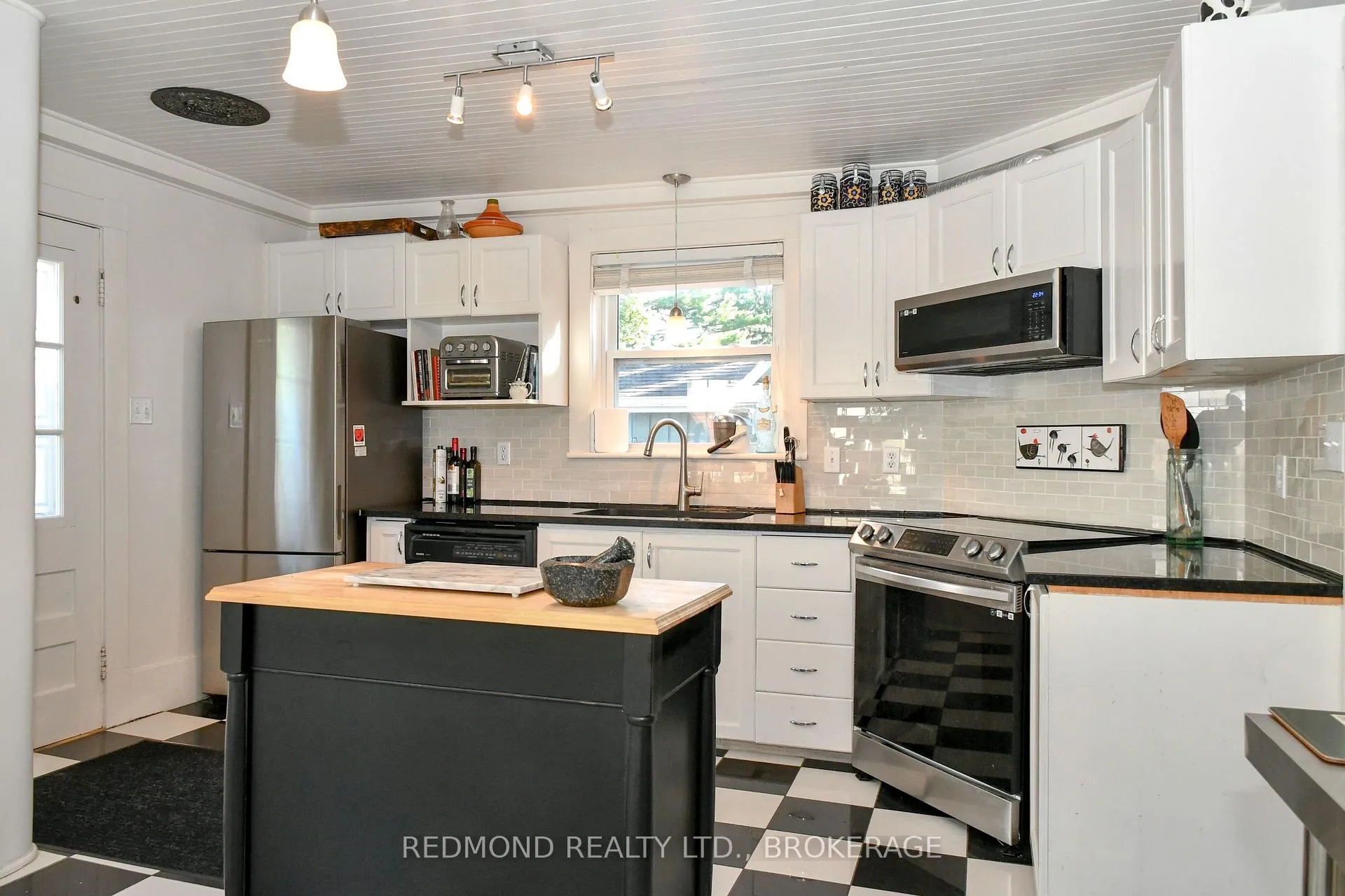 Photo 10 of 200 South Street, Gananoque, Gananoque — HOMEH
